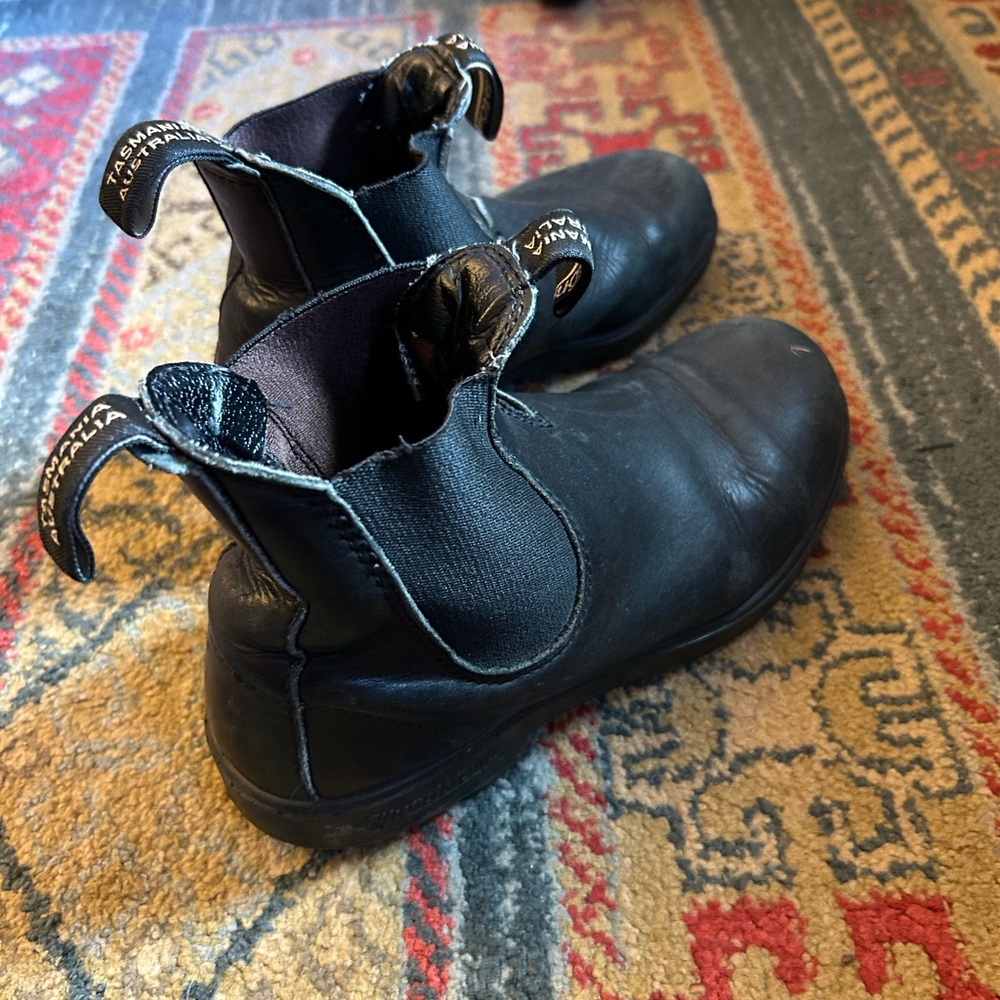 Blundstone Black Leather Chelsea Boots